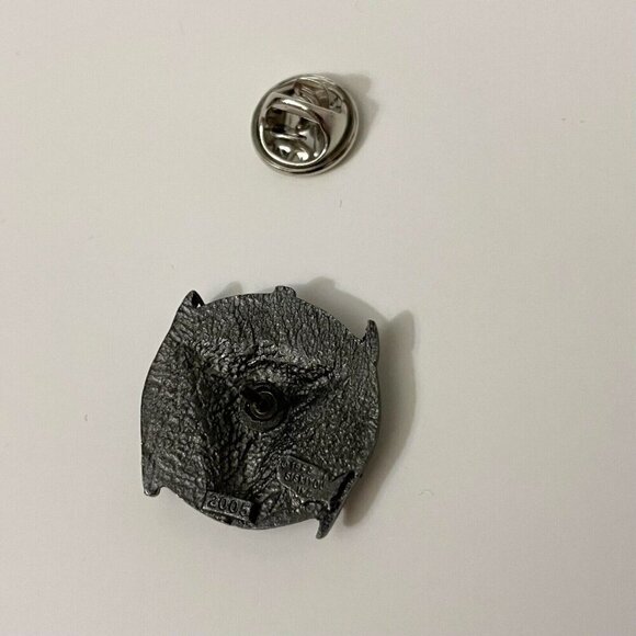 Vintage 1992 Siskiyou Bull Steer Skeleton Head Lapel Pin - Picture 6 of 11